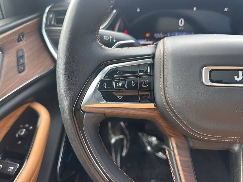 2022 Jeep Grand Cherokee Summit
