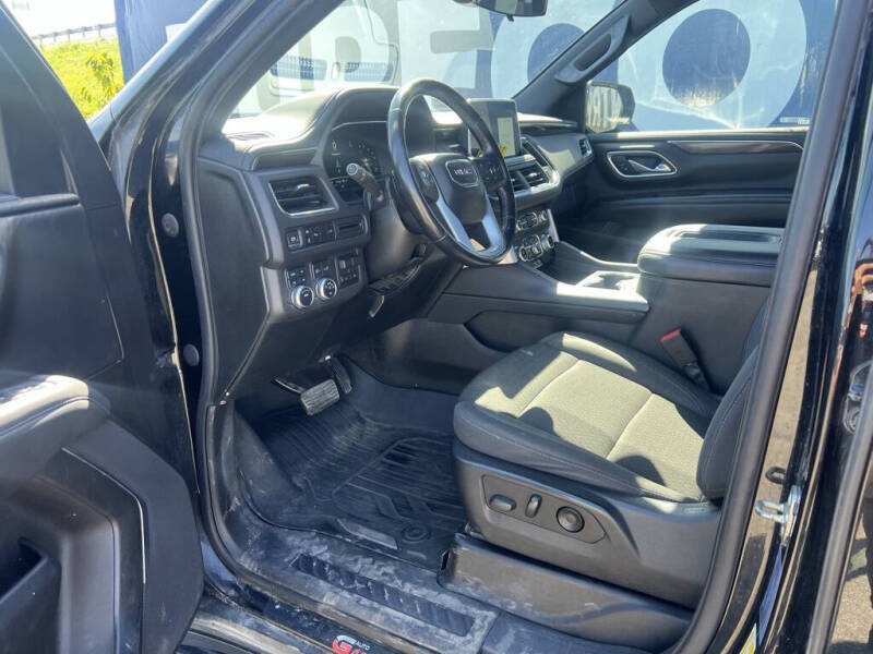 2022 GMC Yukon XL SLE