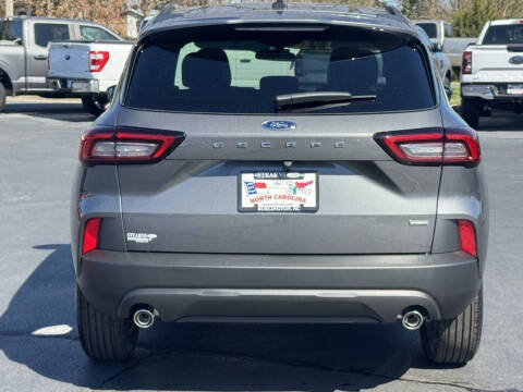 2025 Ford Escape Hybrid ST-Line