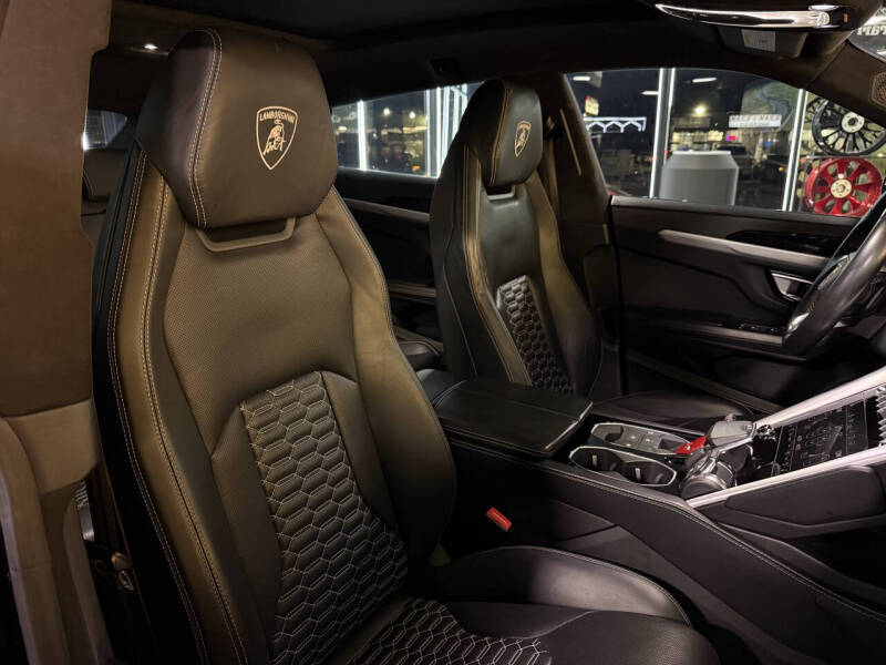 2020 Lamborghini Urus