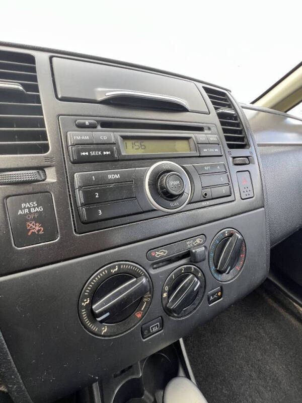 2011 Nissan Versa 1.8 S
