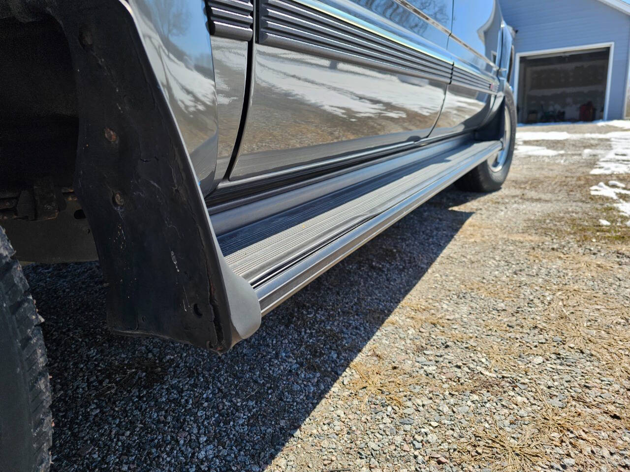 1999 GMC Suburban 36