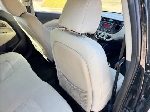 2013 Kia Rio 5-Door LX