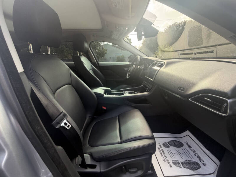 2018 Jaguar F-PACE 25t Premium