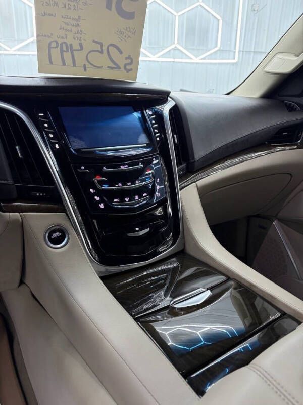 2019 Cadillac Escalade Luxury