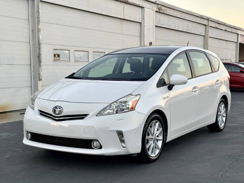 2013 Toyota Prius v Five