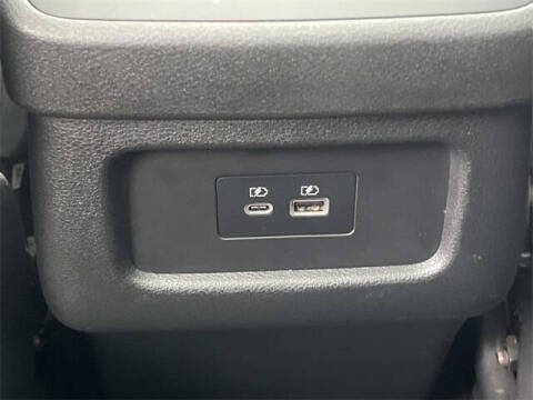 2023 Nissan Pathfinder SV