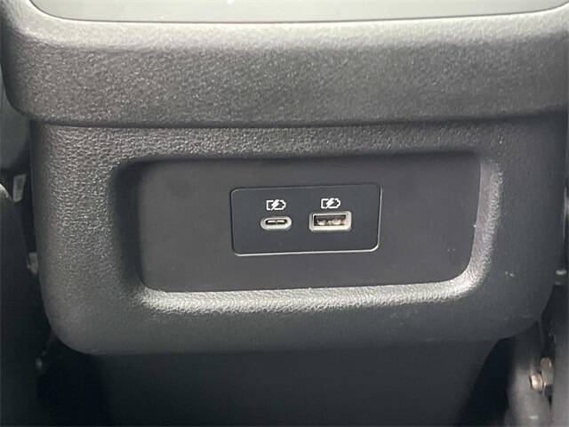 2023 Nissan Pathfinder SV