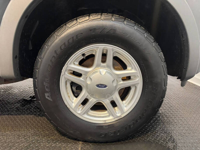 2002 Ford Explorer XLS