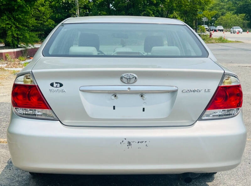 2005 Toyota Camry LE