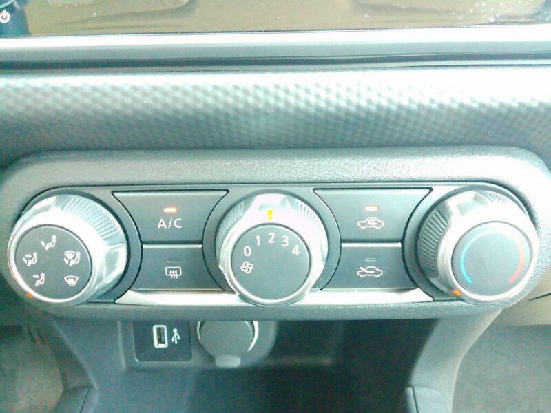 2025 Nissan Kicks Play S