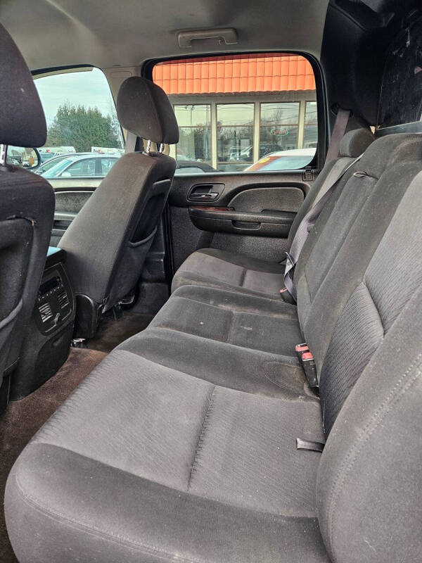 2011 Chevrolet Avalanche LS