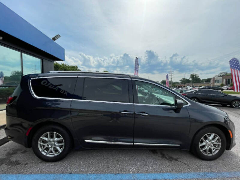 2020 Chrysler Pacifica Touring L