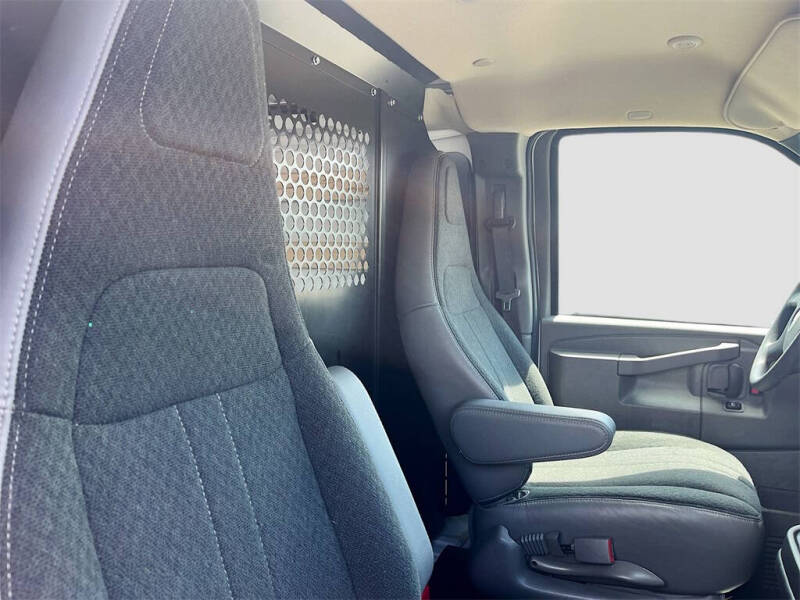 2024 Chevrolet Express 2500