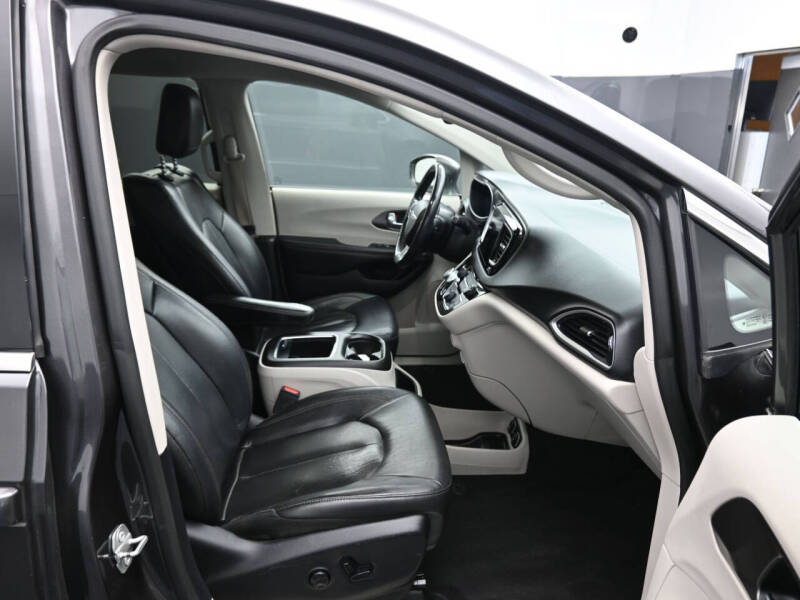 2020 Chrysler Pacifica Touring L Plus