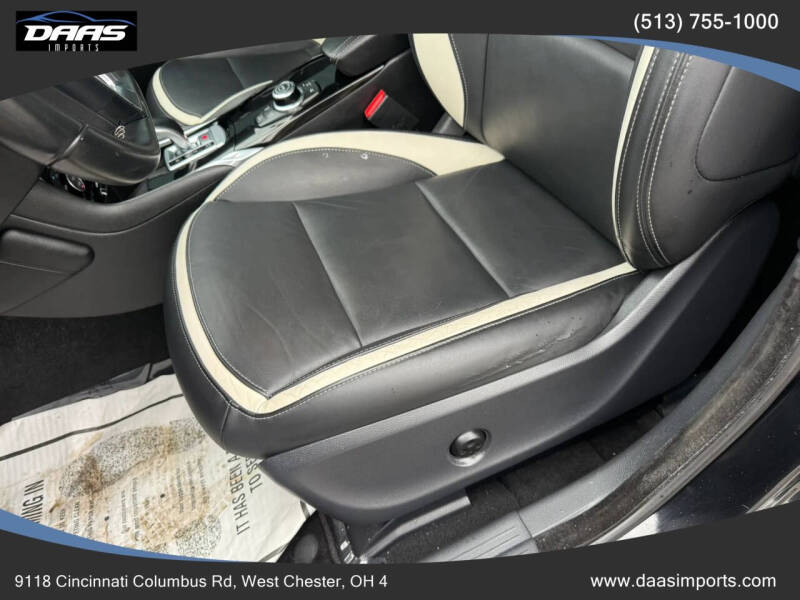 2017 Infiniti QX30 Sport
