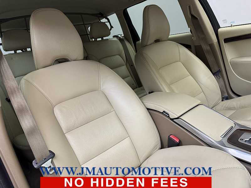 2012 Volvo XC70 T6 Platinum