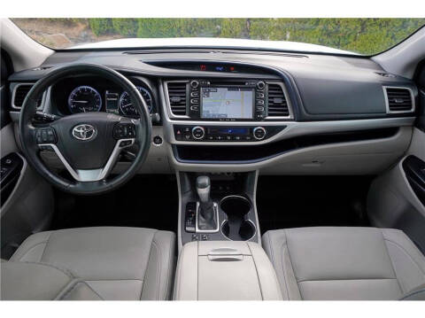 2017 Toyota Highlander