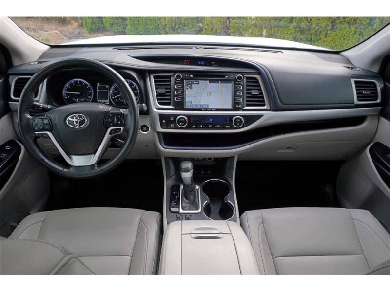 2017 Toyota Highlander