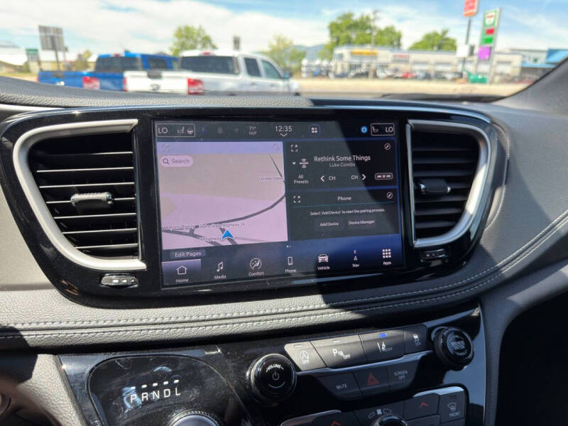 2027 Chrysler Pacifica Limited