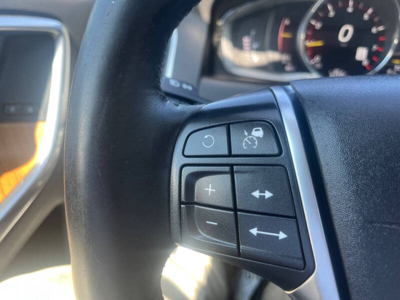 2017 Volvo XC60 T5 Inscription