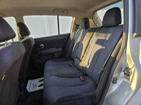 2012 Nissan Versa 1.8 SL