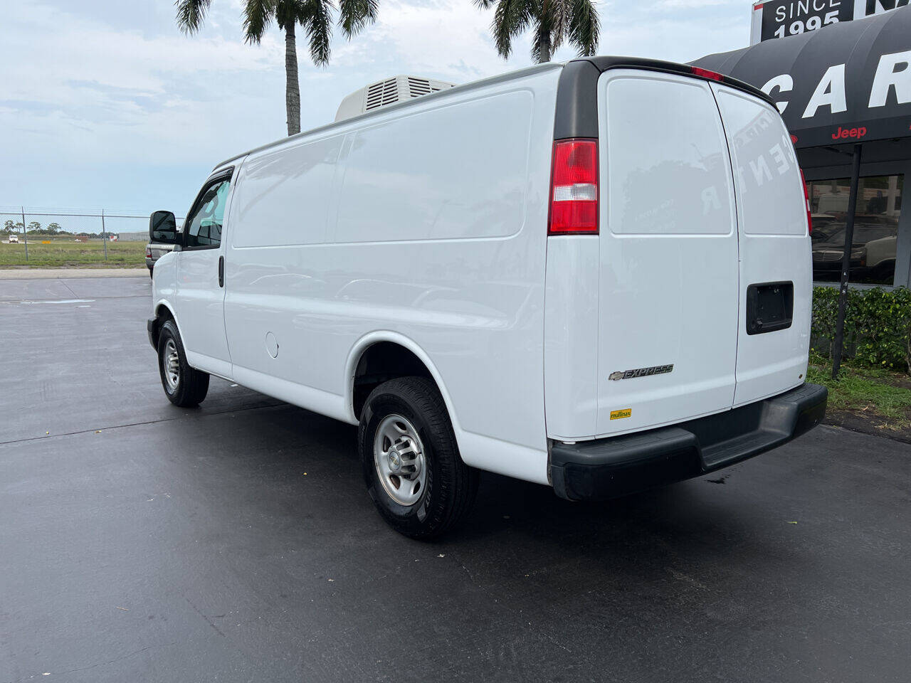 2020 Chevrolet Express Van - $28,900