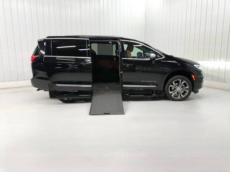 2026 Chrysler Pacifica Pinnacle