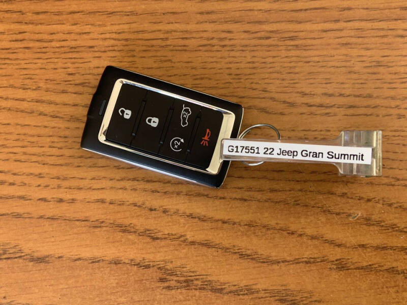 2022 Jeep Grand Cherokee Summit