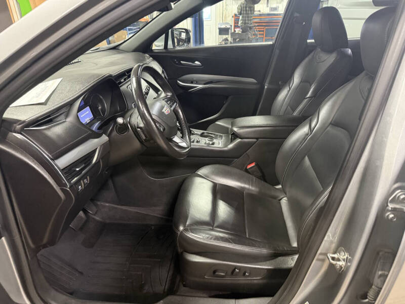 2023 Cadillac XT4 Premium Luxury