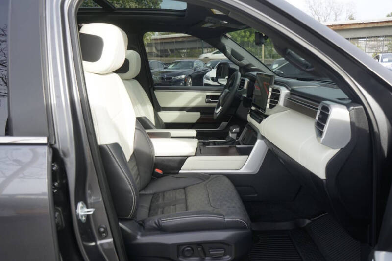 2024 Toyota Sequoia Capstone