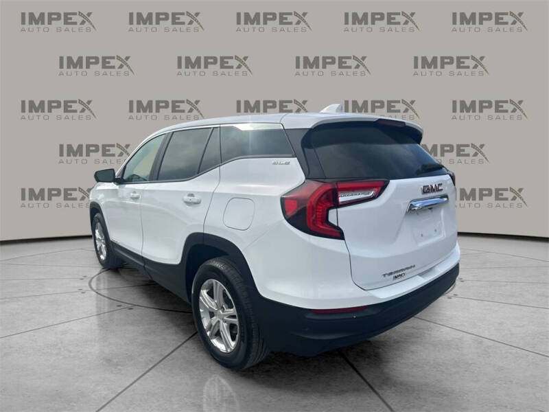 2024 GMC Terrain SLE