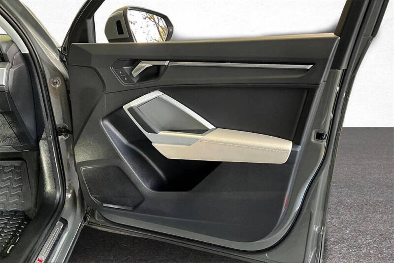 2020 Audi Q3 quattro S line Prem Plus 45 TFSI