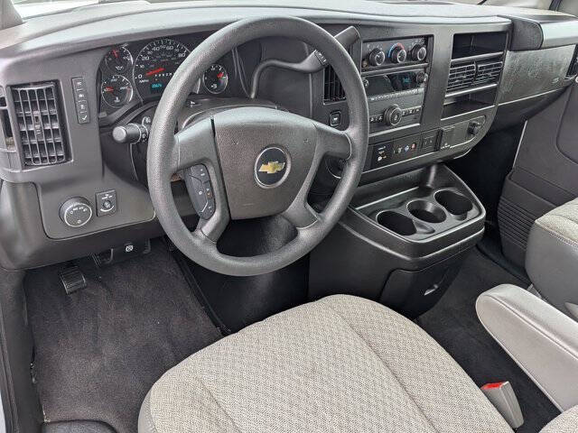 2025 Chevrolet Express LT 3500