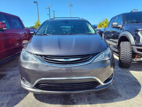 2018 Chrysler Pacifica Hybrid Touring L