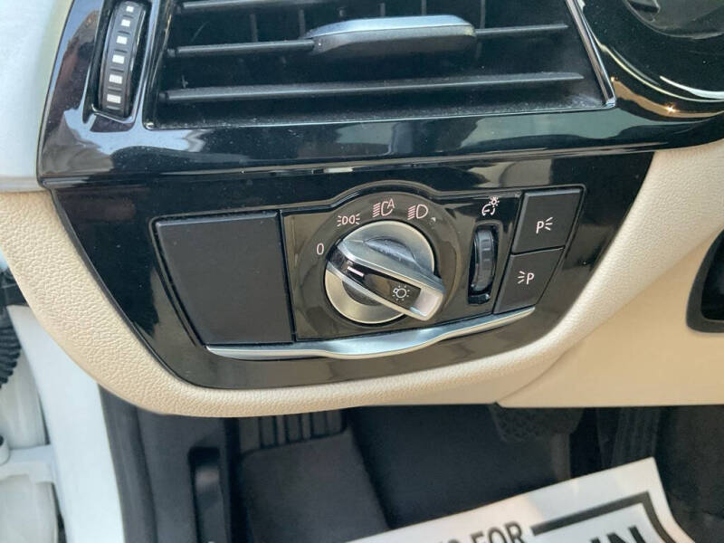 2019 BMW 5 Series 530i