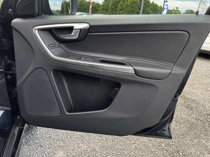 2016 Volvo XC60 T6 Drive-E