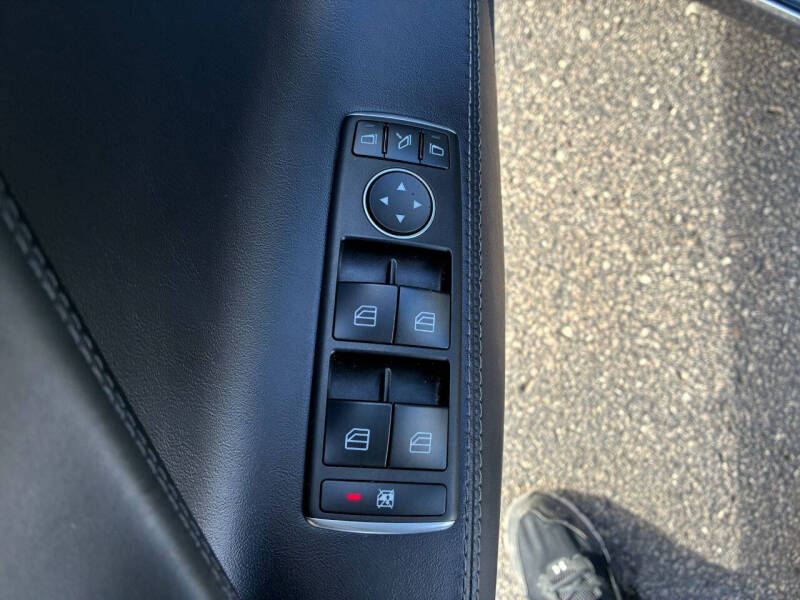 2016 Tesla Model S - Photo 14