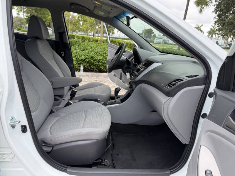 2015 Hyundai Accent GS