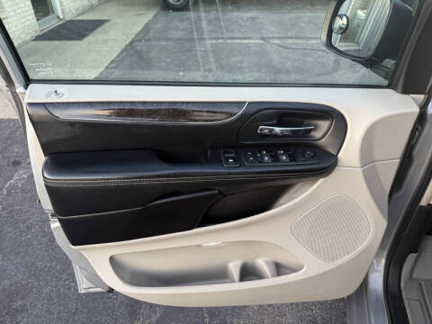 2014 Chrysler Town and Country Touring