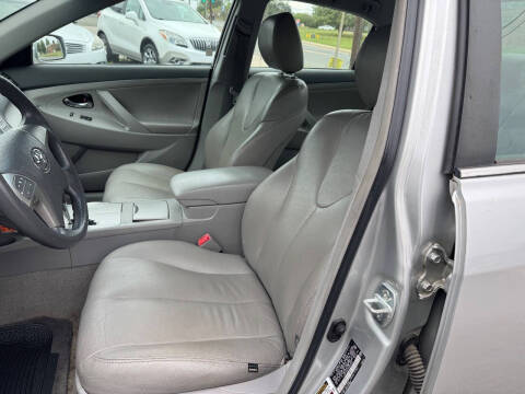 2010 Toyota Camry LE