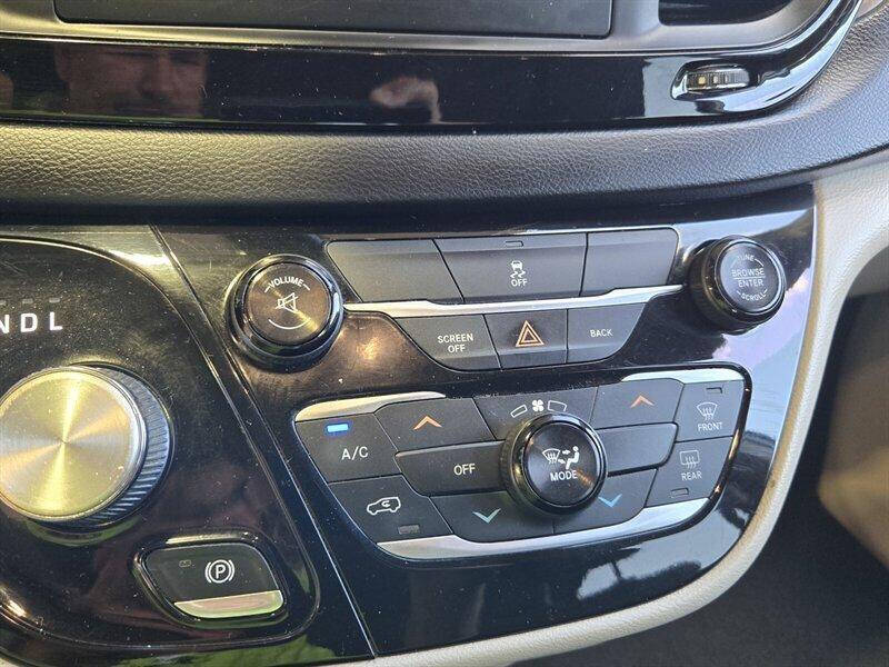 2017 Chrysler Pacifica LX