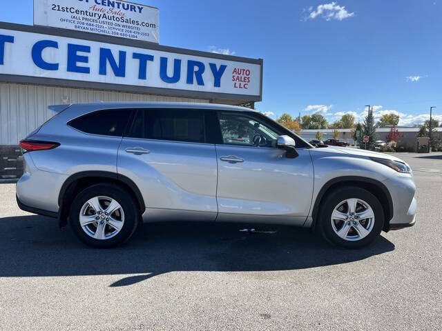 2021 Toyota Highlander LE