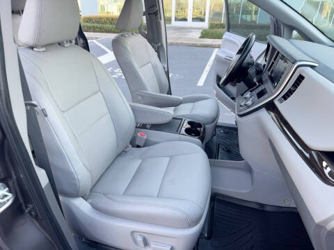 2020 Toyota Sienna XLE 8-Passenger