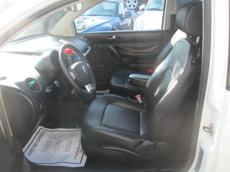 2009 Volkswagen New Beetle Base PZEV