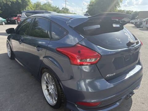 2018 Ford Focus ST