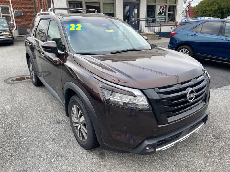 2022 Nissan Pathfinder SL