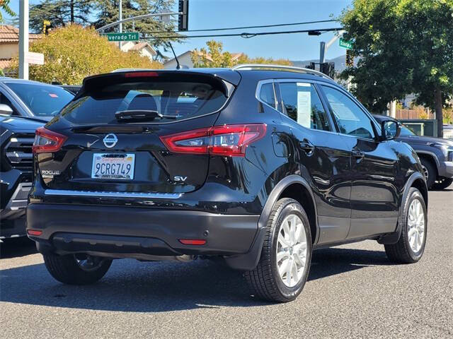 2022 Nissan Rogue Sport SV