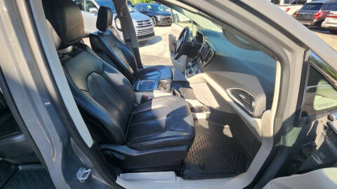 2022 Chrysler Pacifica Touring L