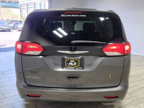 2023 Chrysler Voyager LX